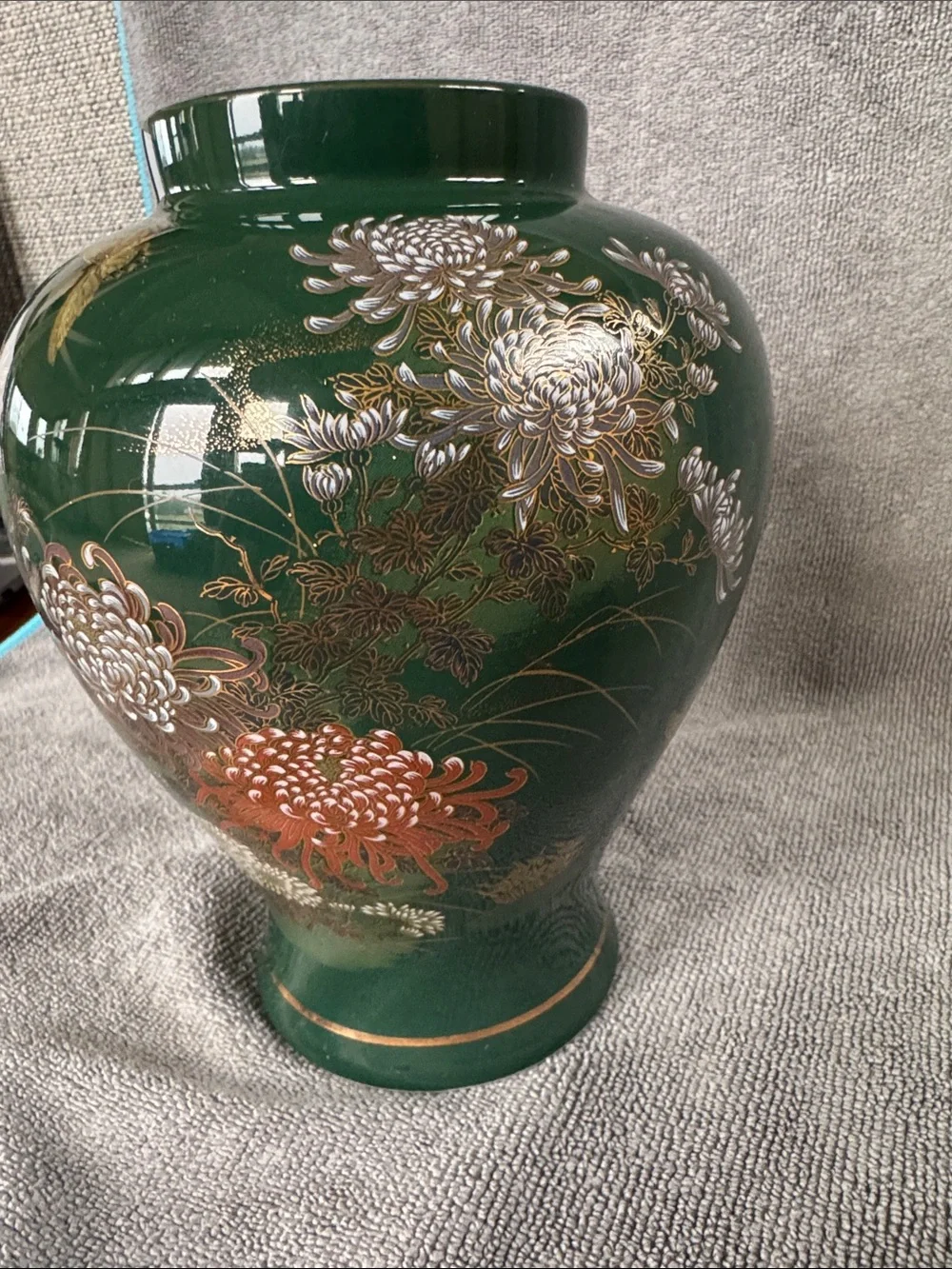 Vintage Tokyo Kiku Green and Gold Porcelain Ginger Jar Lidded Vase